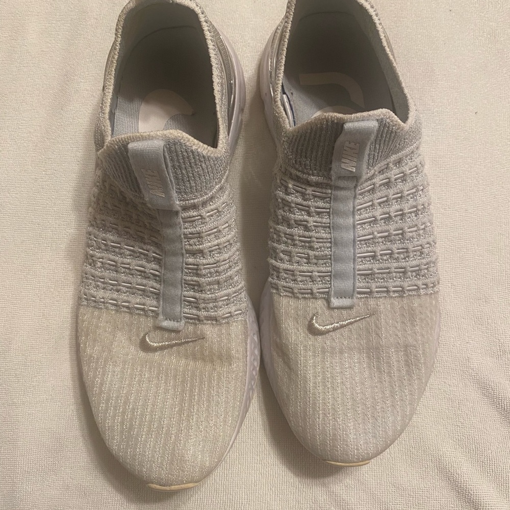 NIKE REACT TENNIS SHOES